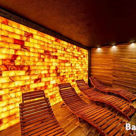 Balticon Kasprowicza Parking Inclusive 코워브제크