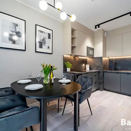 Balticon Kasprowicza Parking Inclusive דירה *