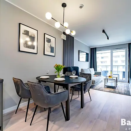 Balticon Kasprowicza Parking Inclusive דירה