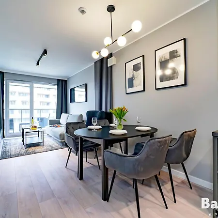 Balticon Kasprowicza Parking Inclusive דירה