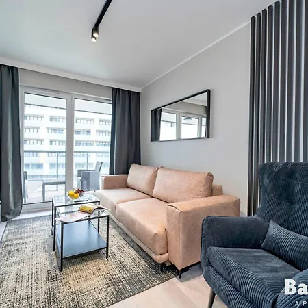 Balticon Kasprowicza Parking Inclusive * קולובז'ג